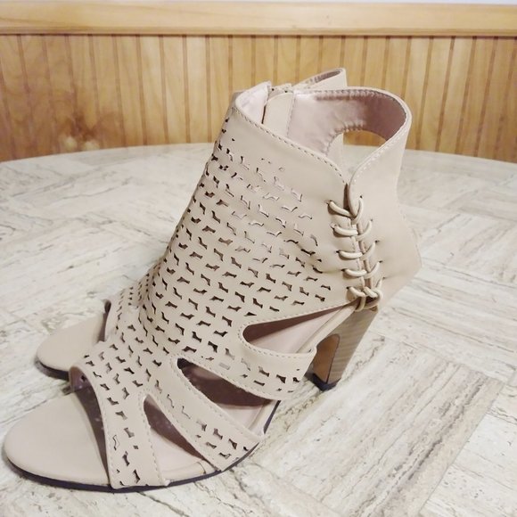 Forever peep toe ,cone heel size 8.5 - Picture 3 of 4